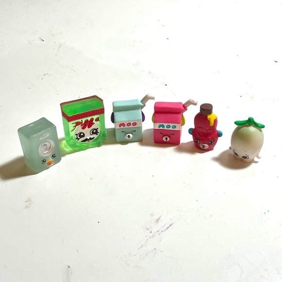 Assortment of 6 Special Edition Shopkins (Seasons 1-6 Excluding 2 and 3) - Picture 2 of 3